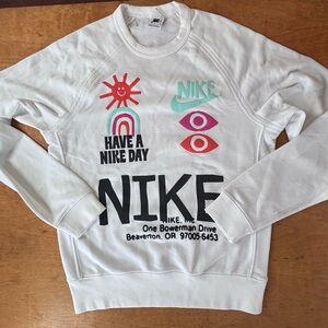 Nike Men’s S Have a Nike Day White crew sweatshirt